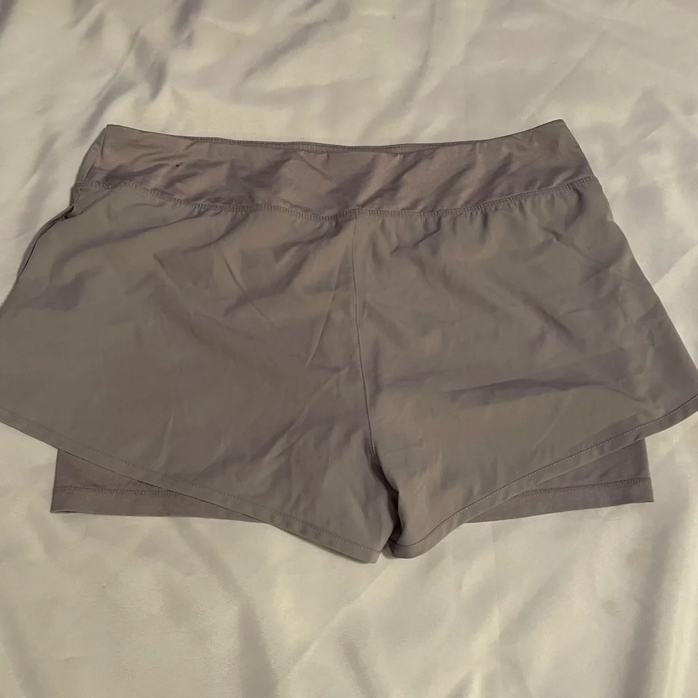 Reebok‎ Light Gray Women's Athletic Shorts, Size XL